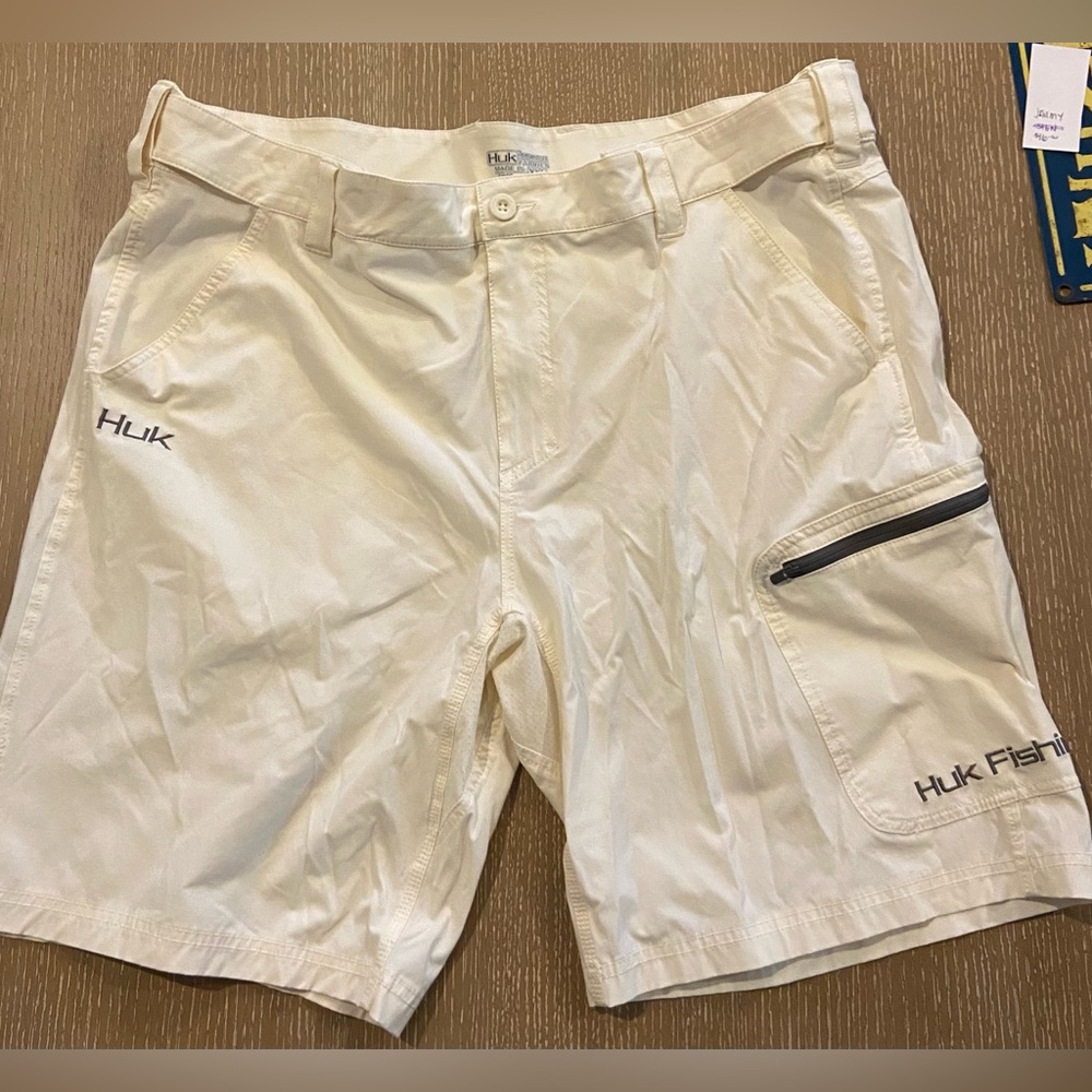 Huk Performance Fabrics Fishing Shorts Men's XXL Cargo Zipper Pockets W39"